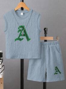 SHEIN Set de 2 piezas de camiseta de tirantes con estampado de letras y shorts informales de verano para niño preadolescente - Azul - Ver 5
