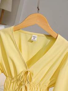 SHEIN Tween Girls' Sweet French Style Solid Color V-Neck Detachable Bow Waist Flare Sleeve Blouse, Suitable For Dates And Daily Wear Fall Winter - Yellow - View 3