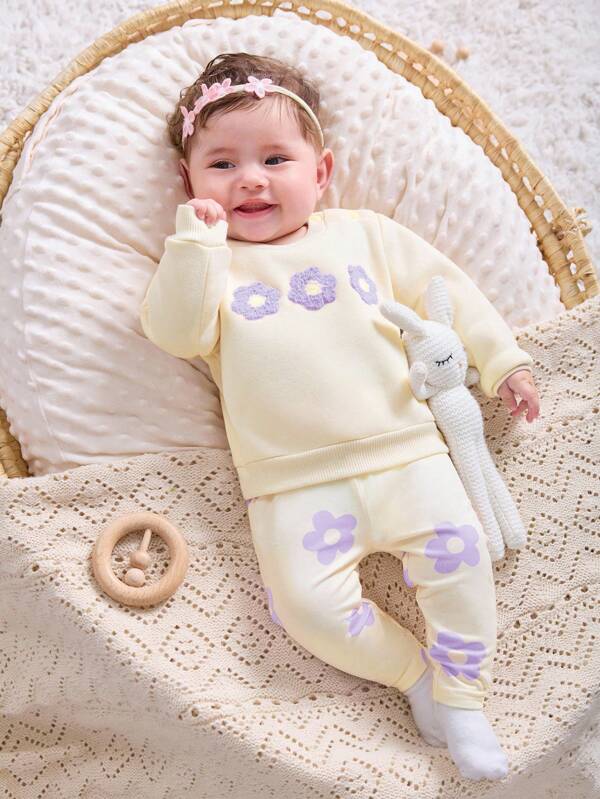 SHEIN 新生女婴两件套针织长袖花卉刺绣卫衣和花卉针织裤套装，适合外出和家居穿着，秋冬季