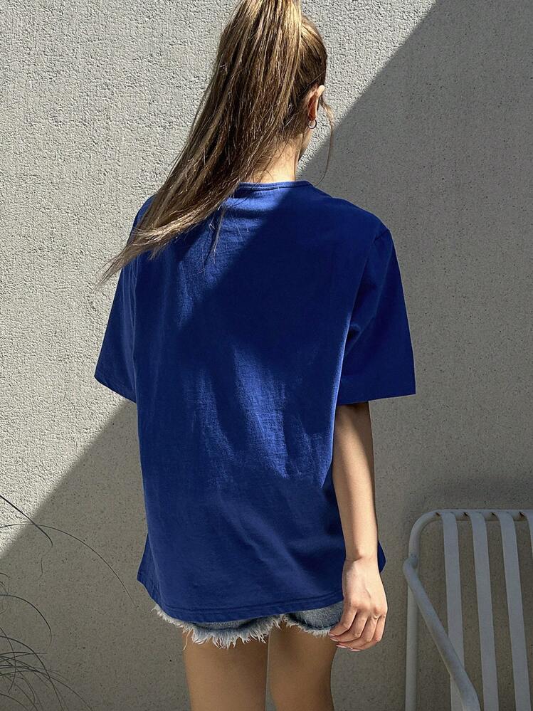 DAZY Camiseta oversize con parche de letra y dobladillo dividido - Azul - Ver 2