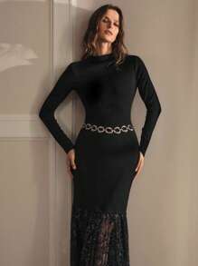 MOTF PREMIUM Vestido ajustado sin cinturón con cuello alto, contraste de lentejuelas, malla transparente y volante en el bajo - Negro - Ver 7