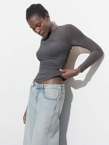 Maija 女士优雅灰色网眼拼接褶皱长袖T恤，百搭实用，适合日常穿着、商务休闲、办公、教师等场合。 - 灰色 - 查看 4