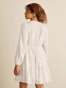 SHEIN VCAY Plus Size Solid Color Minimalist Long Sleeve Casual Dress Long Sleeve Fall Dress  White Lace Dress Country Going Out Airport Outfit Resort Wear Women - White - View 2