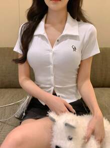 DAZY 女款字母印花單排扣休閒修身短袖T恤校園風 - 白色 - 查看 3