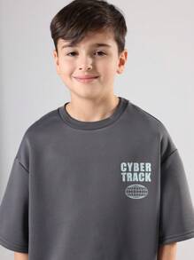 SUMWON Cyber Track Modernes Boxy Kinder Zwei-Teiler Co-Ord Set, Lässig Street Style Grafik Muster Grau T-Shirt, Mintgrün Shorts, Sommer Outfit Kollektion - Grau - Übersicht 4