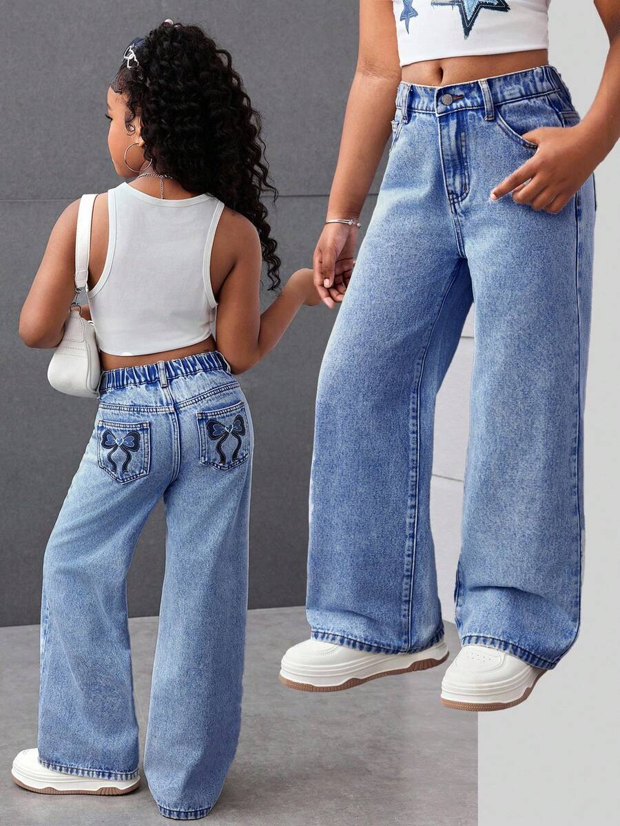 SHEIN Tween-Mädchen Y2K Leicht verwaschene Baggy-Denim-Hose mit geradem Bein und süßer Tasche mit Schleifenmuster, Boho-Urlaub im Sommer, lässige Rave-Outfits für Sommerkonzertfestivals, Outfits für Sommerbrunch und Kirchenabschluss - Mittele Waschung - Übersicht 1