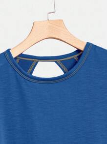SHEIN Essnce Áo thun tay ngắn hở lưng màu xanh dương, thời trang xuân hè, thoải mái, rộng rãi, thường ngày, cỡ lớn dành cho nữ, mùa hè, áo đi chơi, Y2k, áo đi hòa nhạc cho nữ, áo hở lưng, thời trang đường phố, áo hở lưng - Xanh đậm - Xem 3