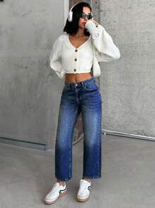 RueChic Slant Pocket Low Waist Snow Wash Straight Jeans - Medium Wash - View 3