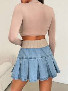 RueChic WOMEN BELT DETAIL PLEATED DENIM SKIRT - Light Wash - View 2