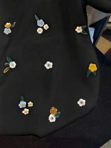 Women's Summer Floral Embroidery Round Neck T-Shirt - Black - View 3