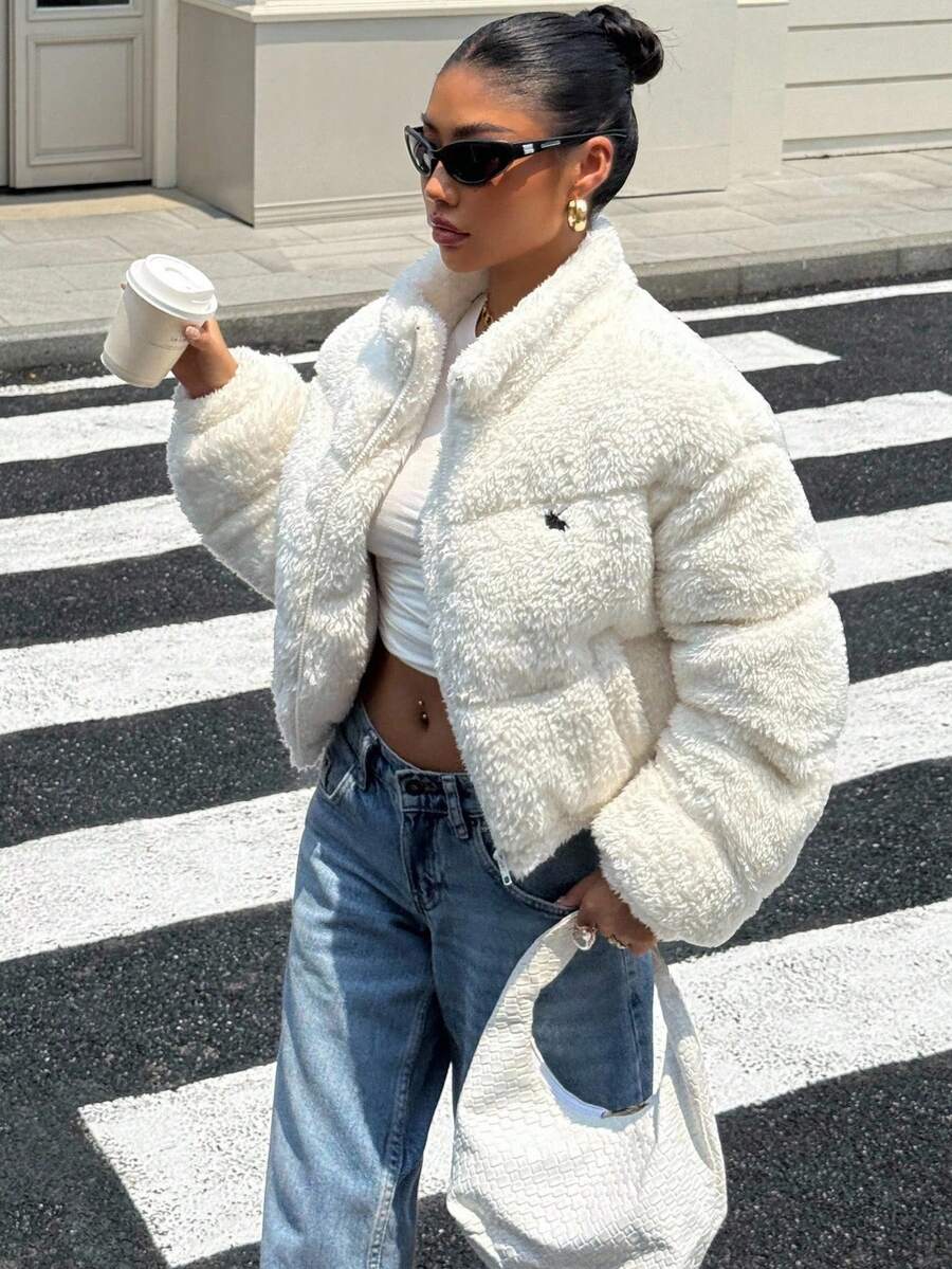 SHEIN EZwear Áo khoác ngắn đệm bông thêu cổ lông mùa đông cho nữ - trắng - Xem 1