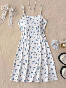 SHEIN 少女女孩白色针织蓝色小碎花休闲可爱吊带连衣裙，适合居家休闲 - 淺藍色 - 查看 1