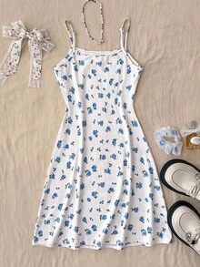 SHEIN 少女女孩白色针织蓝色小碎花休闲可爱吊带连衣裙，适合居家休闲 - 淺藍色 - 查看 2