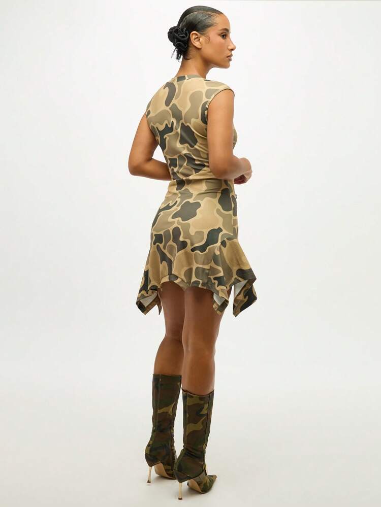 SUMWON WOMEN Vestido curto camuflado com bainha assimétrica e mangas curtas