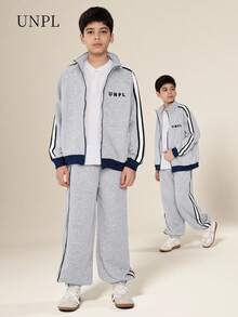 SHEIN Explorewe 2 件/套大童长袖拉链条纹纯色休闲装，上衣为拉链夹克，下装为锥形裤，灰色调搭配黑白条纹，休闲哥特风格基本款运动服，宽松版型 - 灰色 - 查看 4
