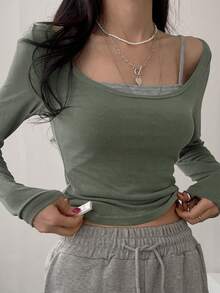 DAZY 2 件女式纯色圆领长袖修身 T 恤和吊带背心套装 - 軍綠色 - 查看 2