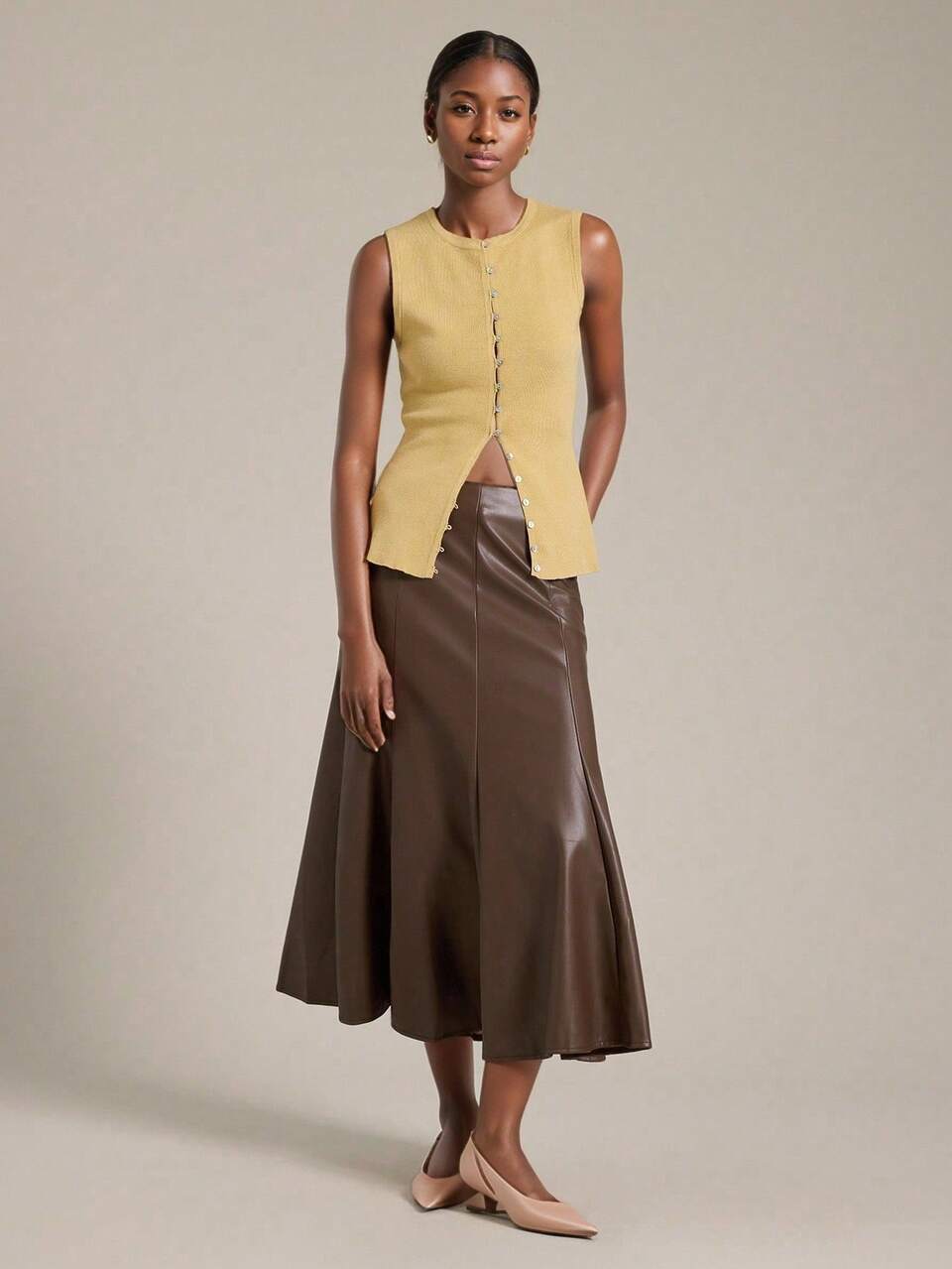 Women's Sleeveless Crew Neck Knit Vest,Shell Button Closure Mustard Yellow Knit Tops,Effortless Chic Summer Brunch,Business Casual Teacher Attire