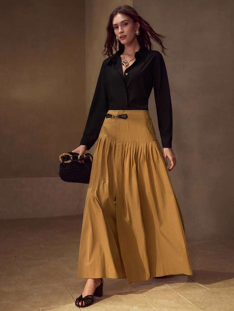 SOLID BUCKLE DETAIL FLARE SKIRT