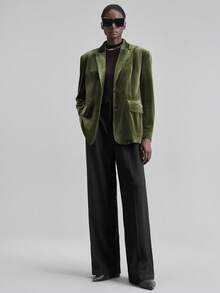 Ontre Giacca primaverile/estiva 2026, giacca da festa e San Valentino, blazer da donna, stile urbano moderno, colore verde tinta unita, tessuto in velluto morbido e confortevole, linea H morbida, blazer in velluto regular da donna, bavero a tacca, casual e da lavoro, con tasche, abbigliamento primavera/estate, abbigliamento da ufficio e professionale da donna, abbigliamento da palcoscenico, outerwear, urban chic elegante minimalista, blazer versatile e alla moda da donna - Verde - Visualizzare 4