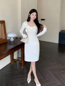 Modelyn Rochie elegantă, dreaptă, cu decor floral și petale - Caisă - Vizualizare 6