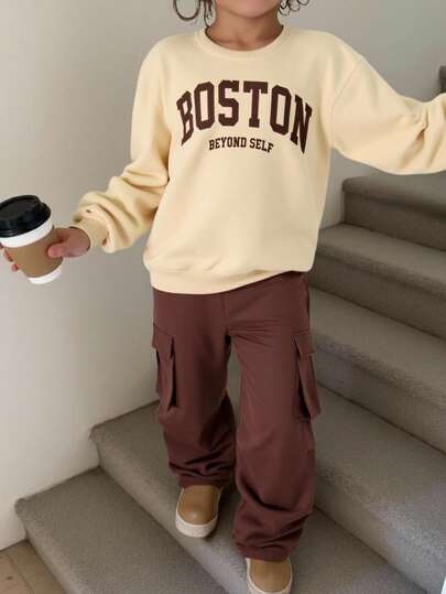 SHEIN Tween 女童纯色字母印花圆领卫衣，带工装口袋裤，两件套休闲套装，适合秋冬季休闲、运动、街头服饰