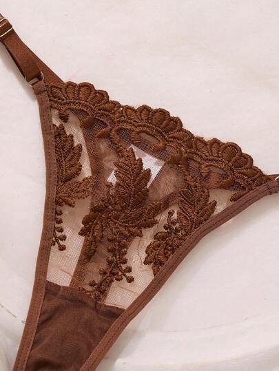 Esselle Verleidelijke Bloemen Geborduurde Mesh Lingerie Set, Kanten BH Slipje Going Out view 4