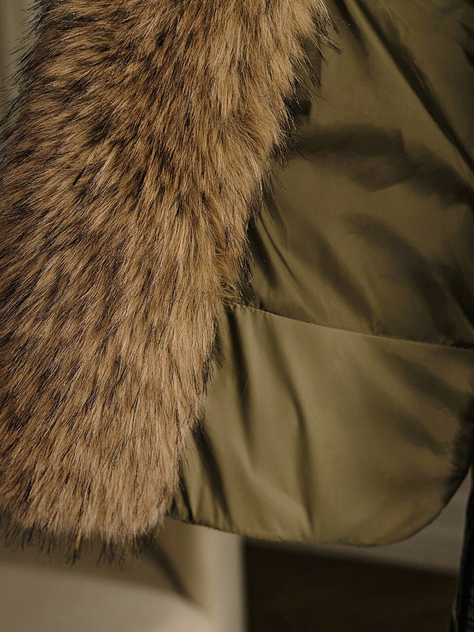 CONTRAST FUZZY TRIM WINTER COAT, FALL