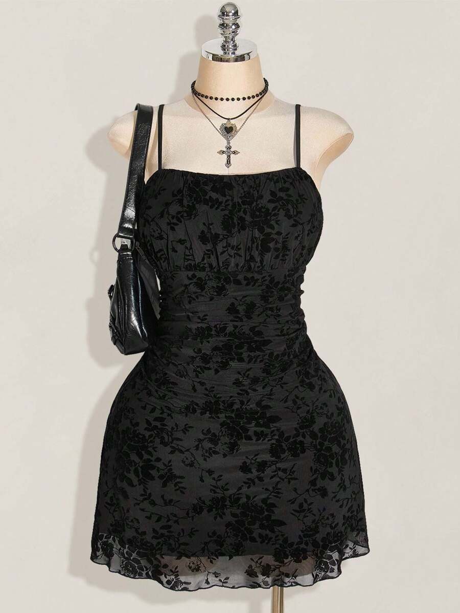 SHEIN ICON Váy xếp ly hoa cổ điển cỡ lớn dành cho nữ, phù hợp cho mùa thu, kỳ nghỉ, tốt nghiệp, trở lại trường, váy xếp ly cổ điển Y2K, trang phục Halloween - màu đen - Xem 1