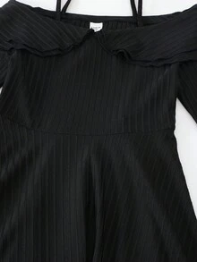 Robe noire pour préadolescentes, minimaliste élégante vintage à épaules dénudées avec double volant à l'ourlet, texture en maille, robe courte à manches longues ajustée. À porter avec une veste, vêtements d'automne - Noir - Voir 11