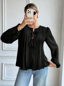 SHEIN Frenchy Blusa negra casual de mujer con pliegues y lazo delantero, ideal para volver al colegio en otoño, conciertos de música country, y atuendo casual de negocios para maestras - Negro - Ver 5