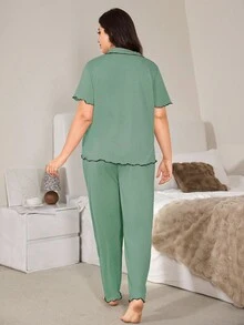 SHEIN 休闲宽松荷叶边超柔软垂坠薄针织绿色面料加大码家居服短袖上衣和裤子套装，夏季服装 - 綠色 - 查看 2