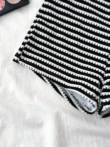 SHEIN 少女两件套露背上衣和超短裤套装，粉色休闲度假纹理服装，适合夏季、居家、青少年 - 黑與白 - 查看 7