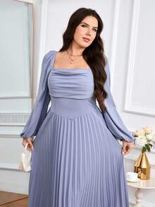 Modelyn Rochie cu mânecă lungă, plisată, în culoare solidă, mărime plus, cu guler pătrat - Albastru - Vizualizare 1