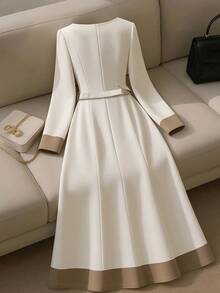 Franclia 女士优雅拼色长袖连衣裙，方领，系腰，单排金属纽扣 A 字长裙，杏色，春/秋 - 杏色 - 查看 2