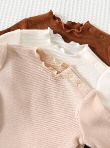 Cozy Pixies 3件套新生女宝宝纯色荷叶边长袖连体衣套装，百搭舒适的中性色婴儿服装，摩卡色婴儿服装，棕色婴儿服装，女宝宝连体衣，中性时尚套装，适合秋冬季节。