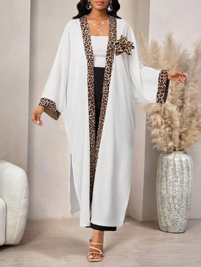 SHEIN Lady Ensemble deux pièces pour femmes avec décoration de fleurs léopard. Cardigan blanc burqa et pantalon large à taille élastique noire