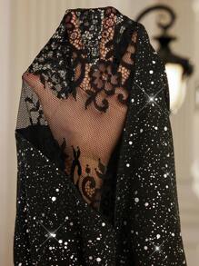 Gownix Metallic Silver Elastic Knit Round Neck Long Sleeve Lace Splice Sexy Fitted Plus Size Women T-Shirt, Suitable For Party, Black Sparkly Top For Going Out