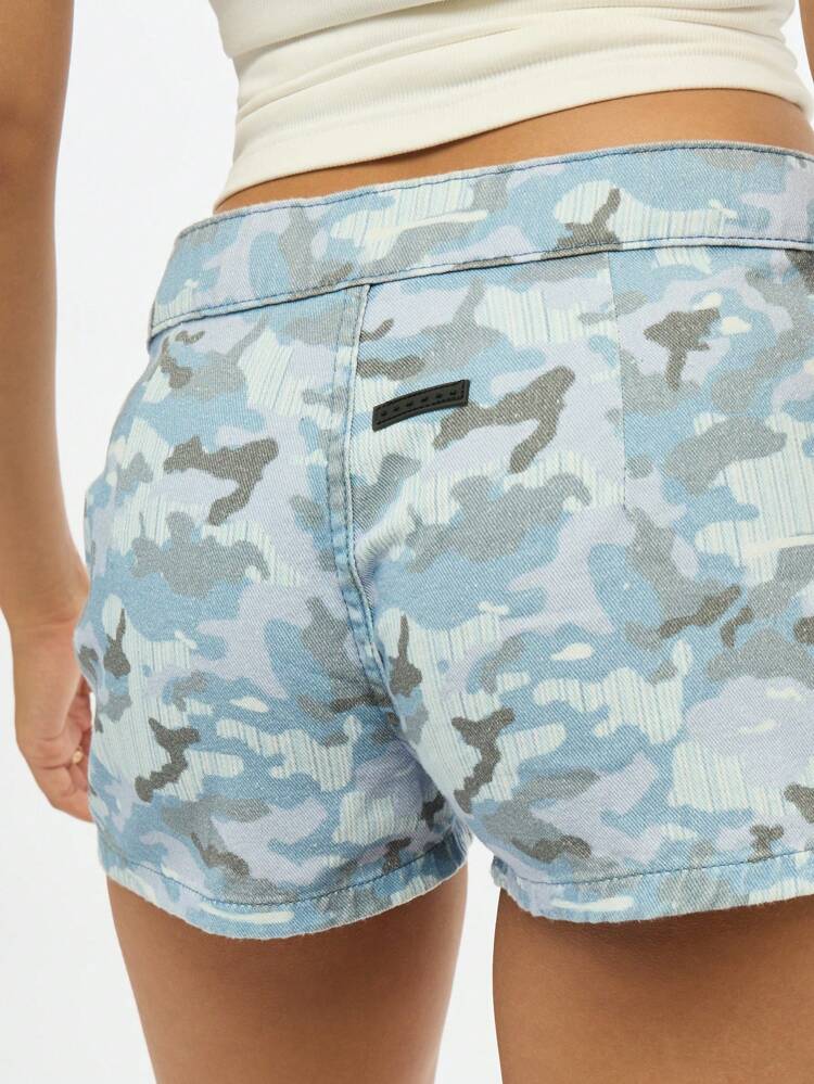 SUMWON WOMEN Denim Booty Shorts With Camo Print Design