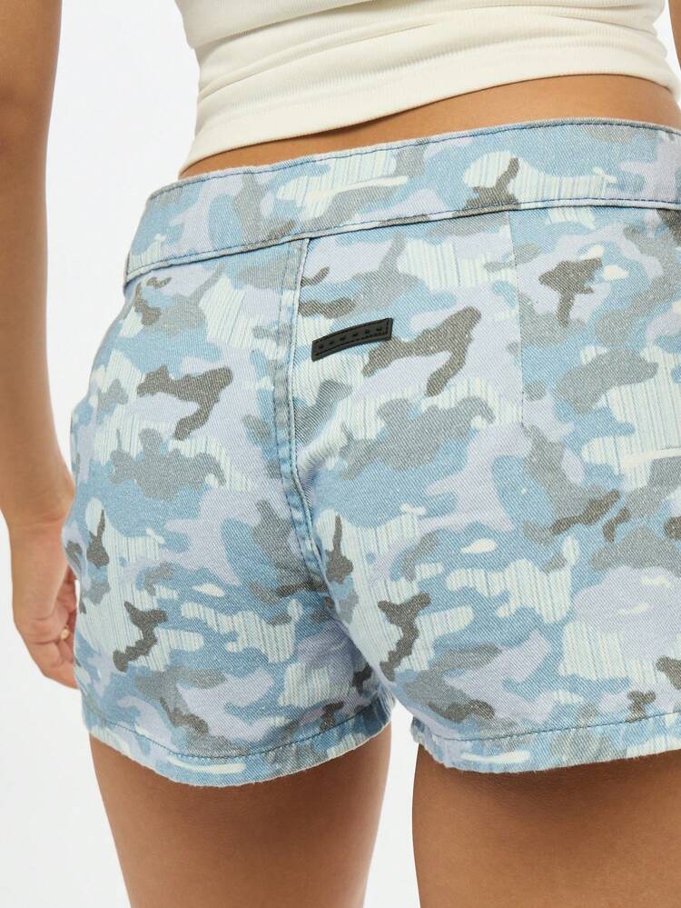 SUMWON WOMEN Trendsetting Denim Booty Shorts Camo Print Design High Rise Comfort Fit Summer Holiday Festival Stylish Bottoms Shorts - Blue - View 7