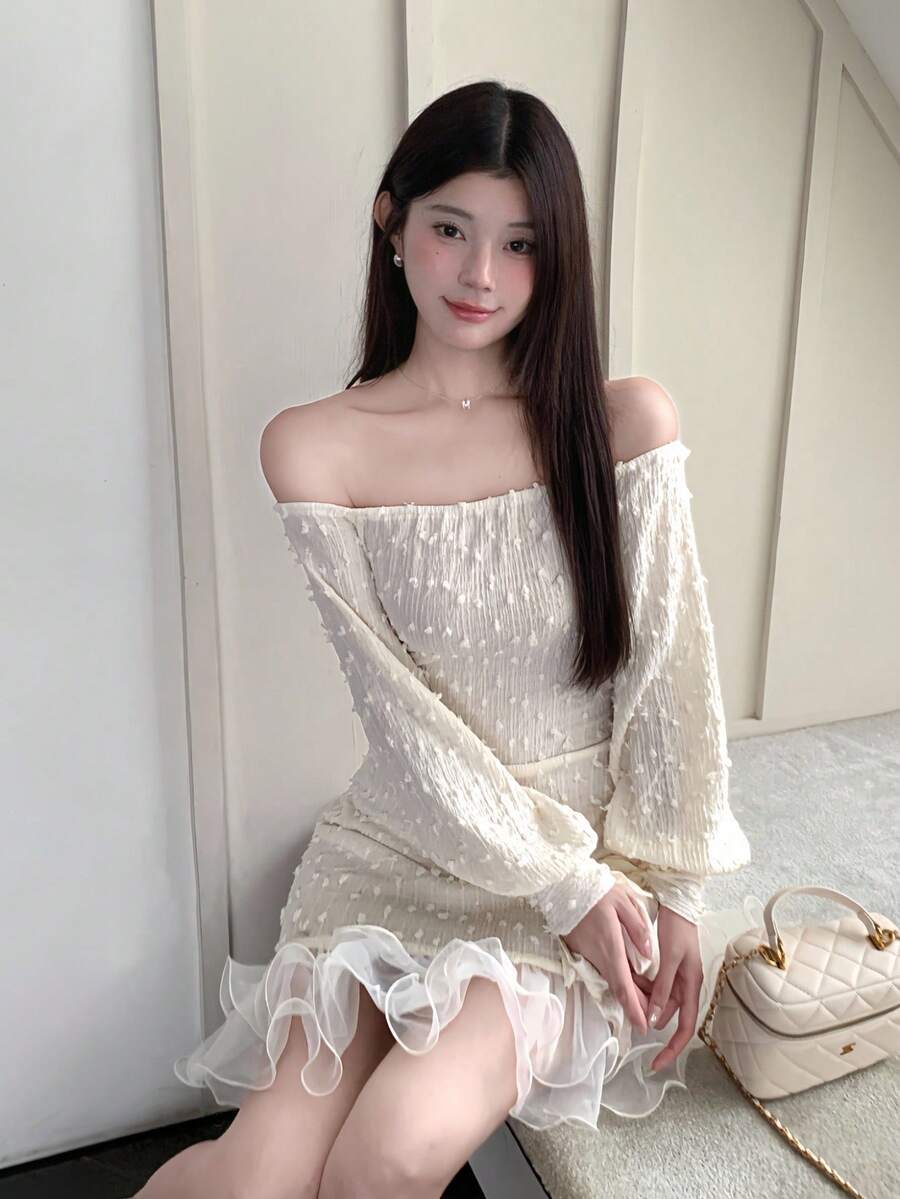 Modelyn 女士露肩长袖法式奢华温柔浪漫荷叶边下摆泡泡袖连衣裙 - 白色 - 查看 1