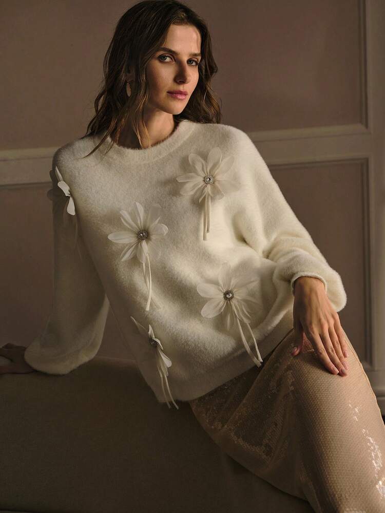 APPLIQUES PULLOVER SWEATER