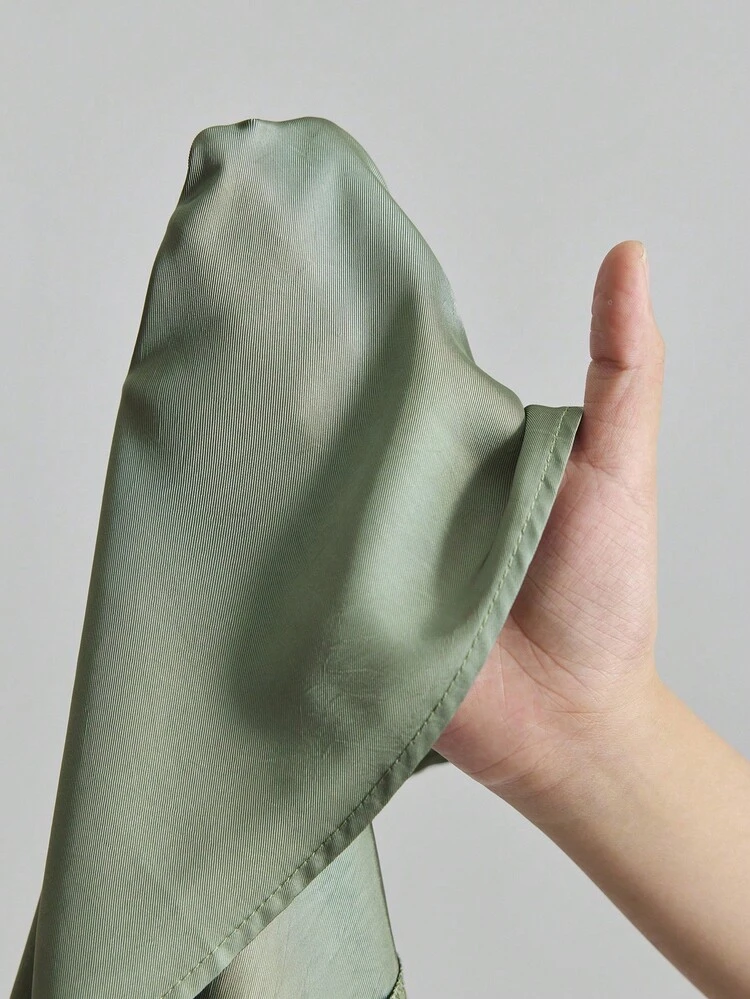 2025 New Arrival Loose Fit Sleeveless Dress, Crinkle Textured Satin Fabric, Light Green Color, Flared Skirt, Waist Cinched, Modern Urban Style, Casual Wear, Business Casual, Commuter Outfit, Daily Apparel Modern Urban Casual Fashion Business Casual Women's Office Wear Low-Key Old Money Style Effortless Temperament High-End Urban Commuting High-Quality Airport Women's Wear High-End Material Beach Clothing, Bohemian Style Vacation Wear, All Season Ins Celebrity Same Style Vacation Style, Exotic