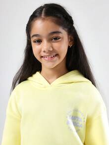 SUMWON sweat-shirt à capuche graphique en French Terry de Santa Monica, Californie, Sweat-shirt-shirt pastel jaune avec lettrage au dos, pour le port casual des filles au printemps - Jaune citron - Voir 3