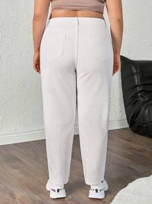 RueChic 高腰休闲纯色妈妈装牛仔裤 - 白色 - 查看 2
