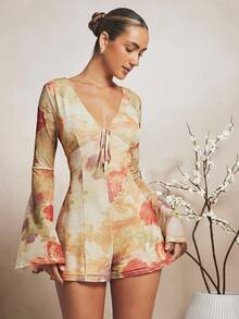 L'Amorae 优雅喇叭袖低领前系带迷你连体衣 - 彩色 - 查看 1