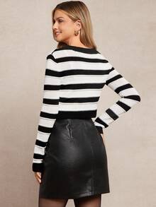 Amorya Women's Elegant V-Neck Metal Button Striped Cropped Cardigan, Suitable For Daily Commute And Various Occasions, Autumn Casual Fall Autumn - Black and White - View 2