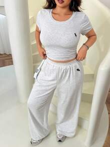 Solflare 2pcs/Set Plus Size Women Casual Knight Print Short Sleeve T-Shirt And Pants Set, Gray 2 Pieces Lounge Sets Women Two Pieces Set Women Comfy Sweatpants Set 2 Pieces Casual Sets Women,Fall,Back To School,Business Casual,Office Outfits,Work,Teacher - Light Grey - View 5