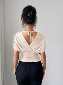 Selianne 女士春夏网眼弹力针织衬里优雅度假海滩通勤休闲法式浪漫交叉褶皱聚拢肩袖腰部褶皱抽绳荷叶边下摆 T 恤 - 杏色 - 查看 2