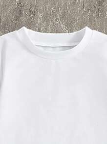 SHEIN 2 件套年轻女孩休闲简约时尚叶子和蝴蝶结装饰短袖圆领 T 恤和工装裤，适合夏季 - 彩色 - 查看 4