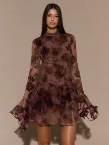 SHEIN BAE Braunes Rose strukturiertes Jacquard sexy minimalistisches Langarm Stehkragen figurbetontes Spitzen-Peplum Kleid, rückenfreies Hohldesign, geeignet für Cocktailparty, romantisches Date, Herbst/Winter Layering, Party, formelle Veranstaltung, Nachtausflug, Hochzeitsgast Kleid, Halloween Kleid, Weihnachtskleid